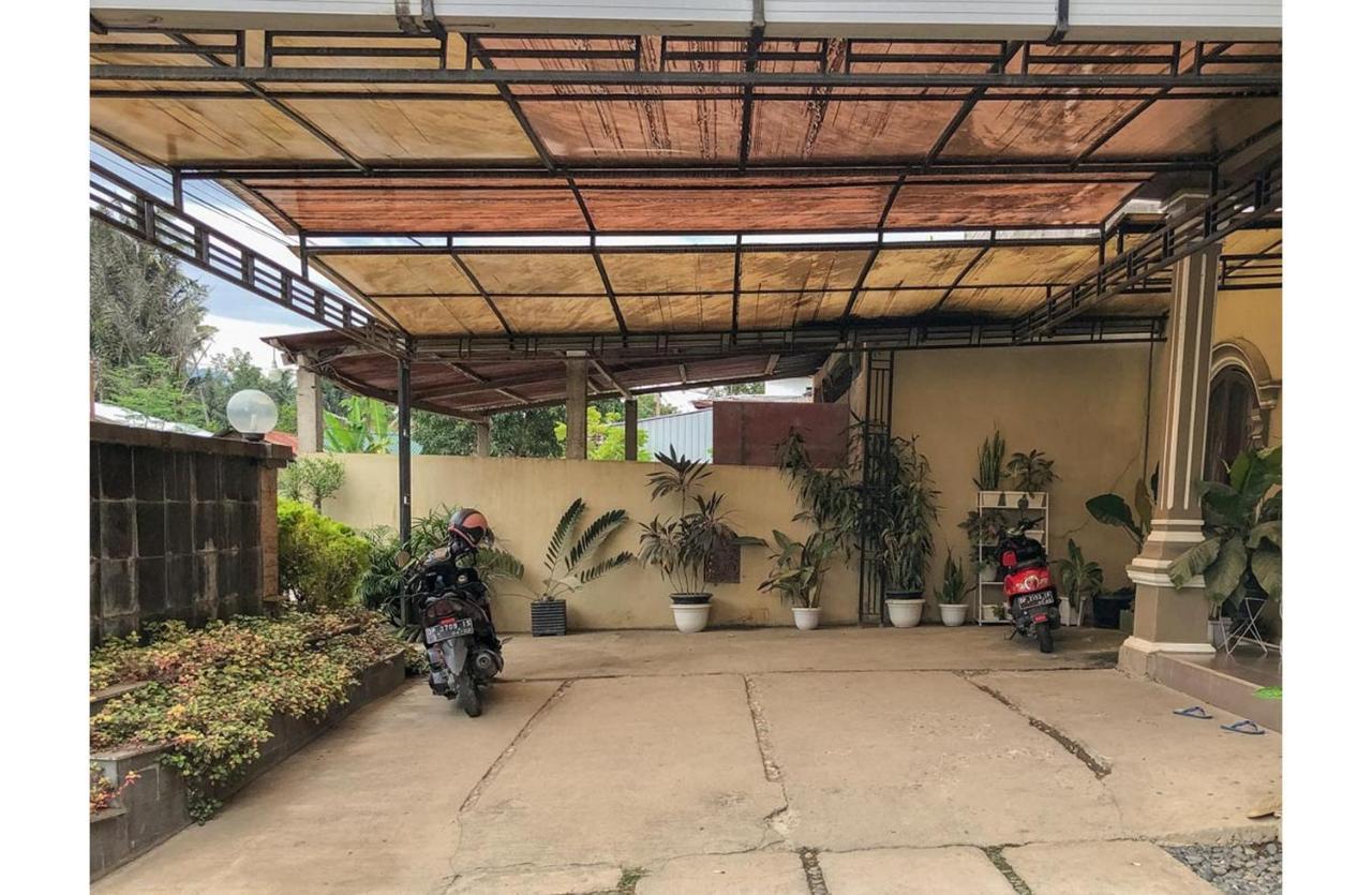 Sinar Hotel Enrekang Exteriér fotografie