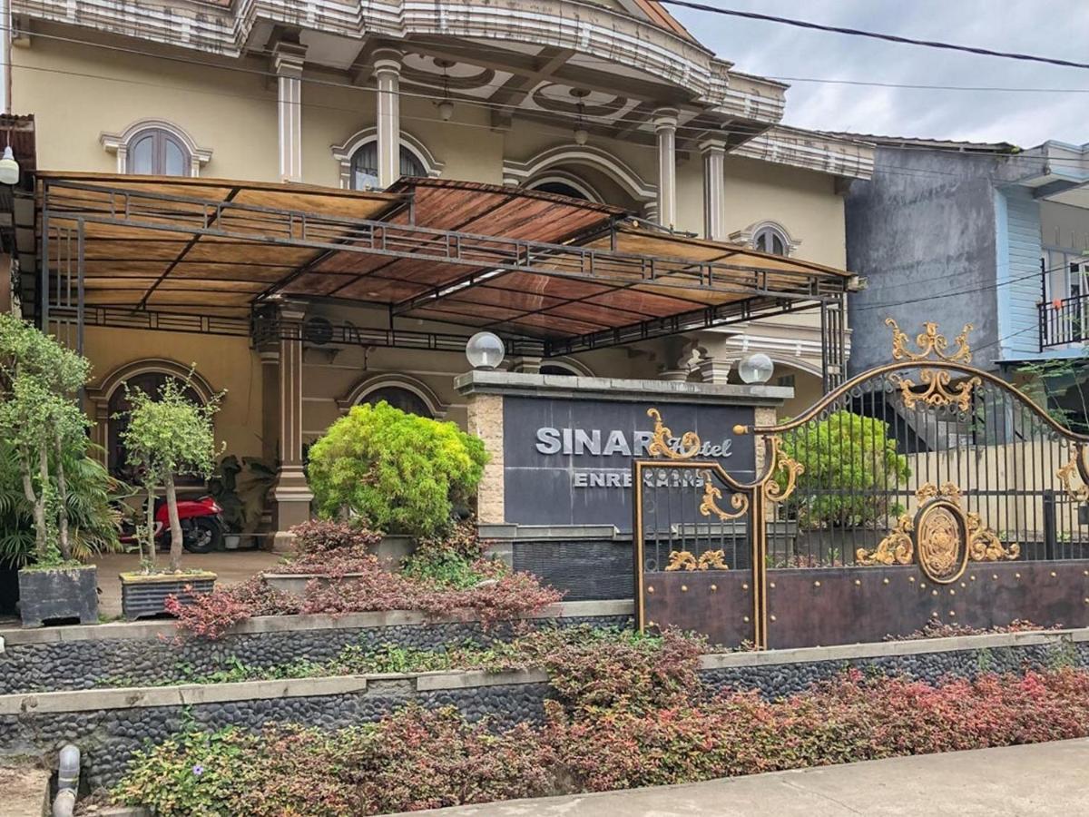 Sinar Hotel Enrekang Exteriér fotografie